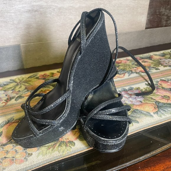 Bakers Sparkle Black Platform Wedges Ankle Straps Open Toe Shoes Size 6.5B - Picture 3 of 9